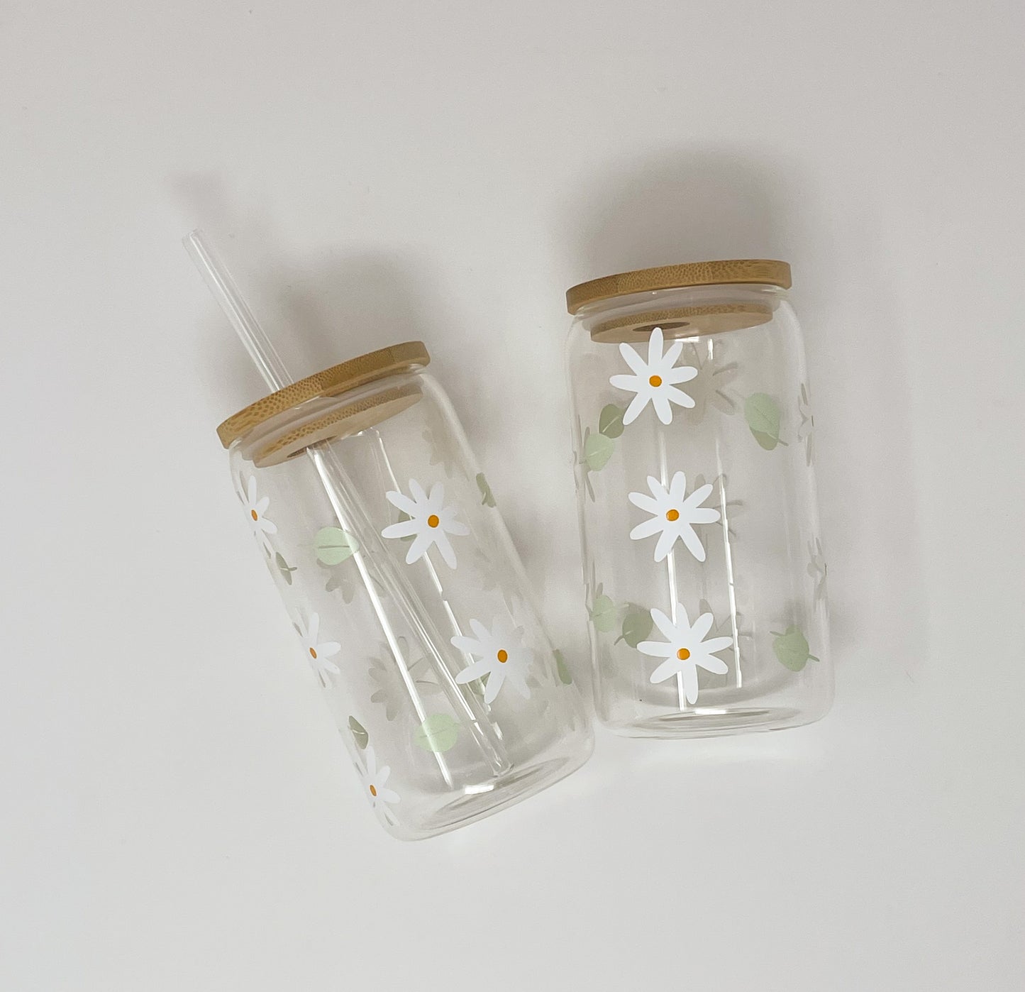 Verres avec paille en verre